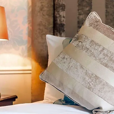 The Old Bank Town House 4*
